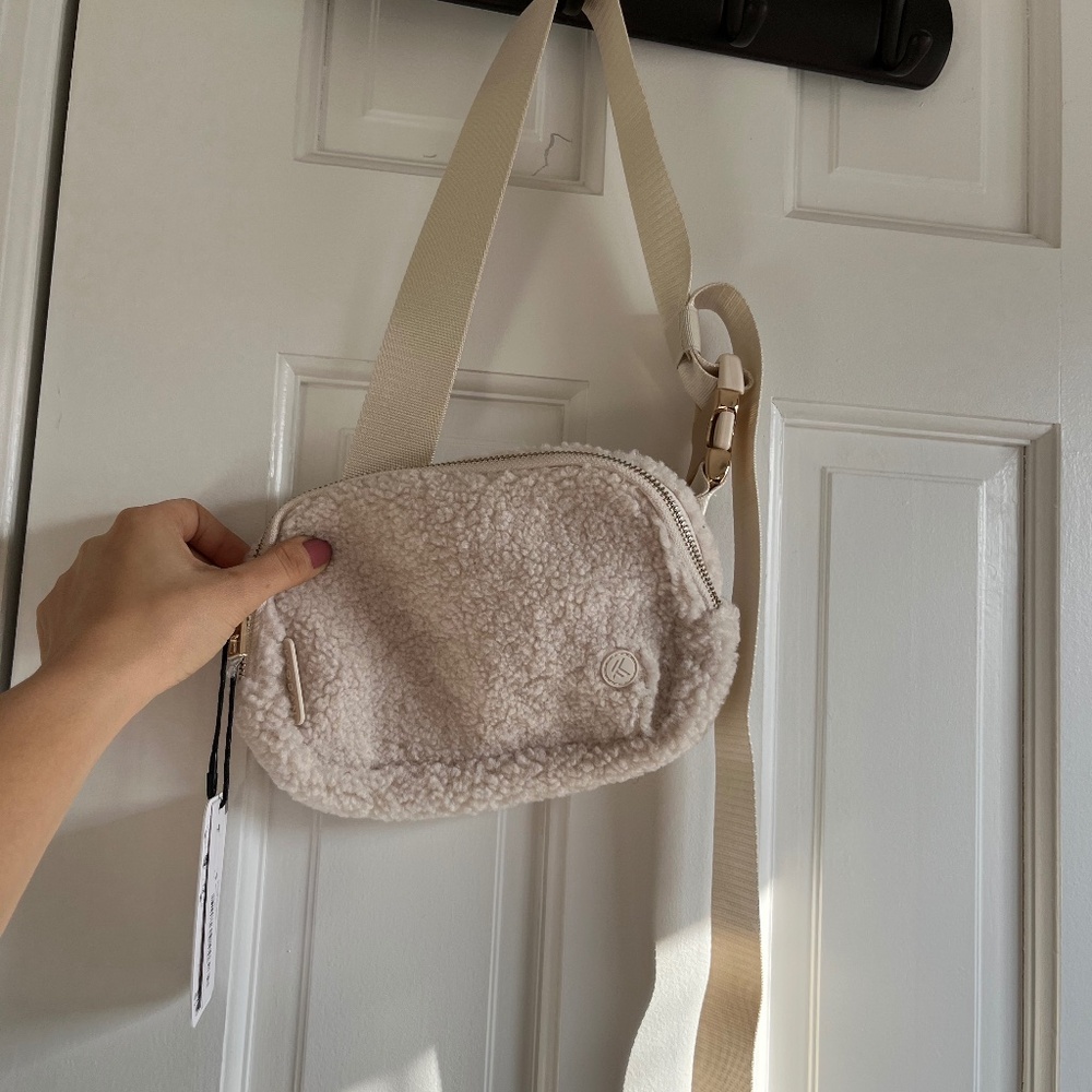 NWT faux shearling bum bag